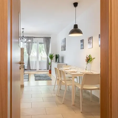 Apartmán & Cozy With Two Balconies *