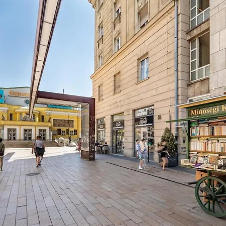 Apartmán & Cozy With Two Balconies *