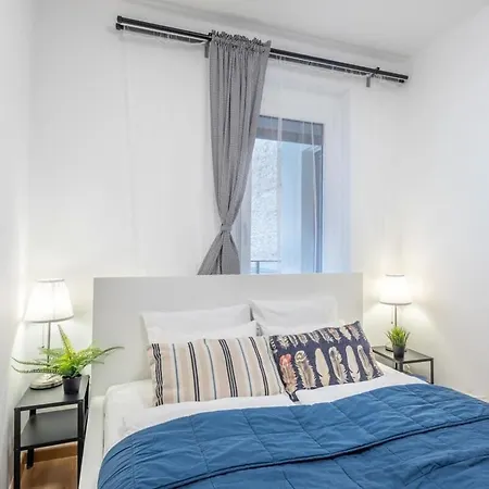 & Cozy With Two Balconies *