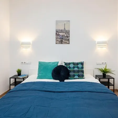 Apartmán & Cozy With Two Balconies *